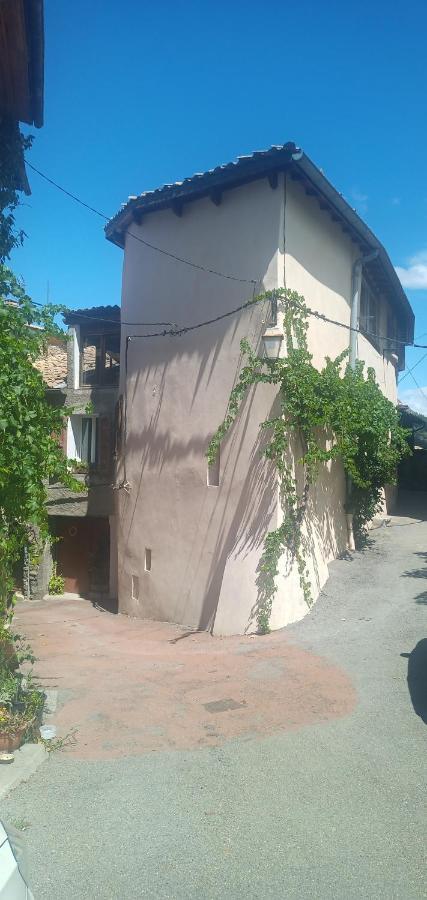 La Maison Sous Le Chateau Таллар Экстерьер фото