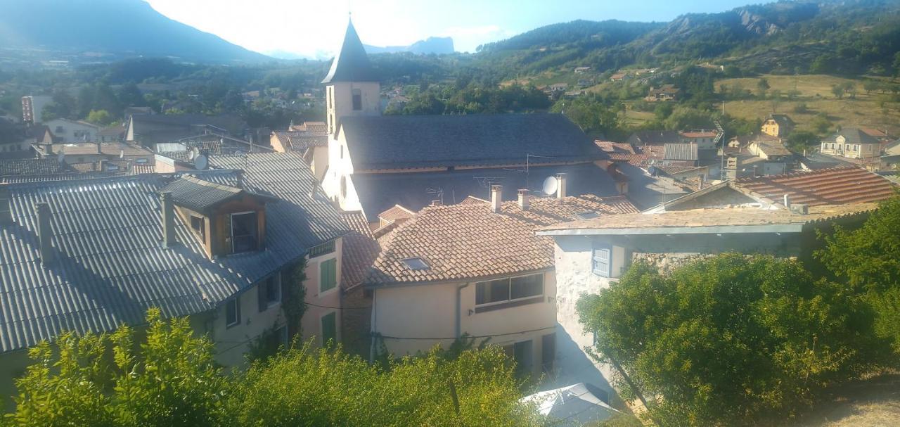 La Maison Sous Le Chateau Таллар Экстерьер фото